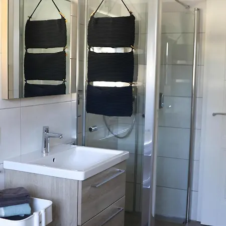 Und Gaestezimmer Friedrichs 아파트