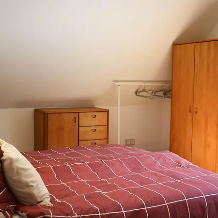 Und Gaestezimmer Friedrichs Apartman