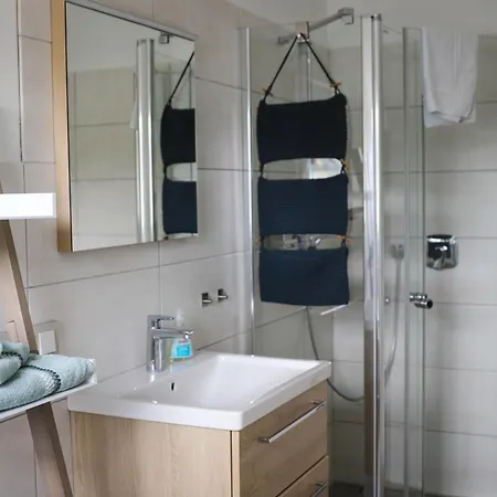 Und Gaestezimmer Friedrichs *