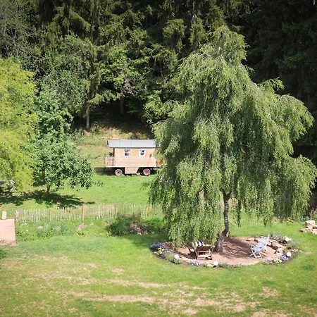 Und Gaestezimmer Friedrichs * Blankenheim
